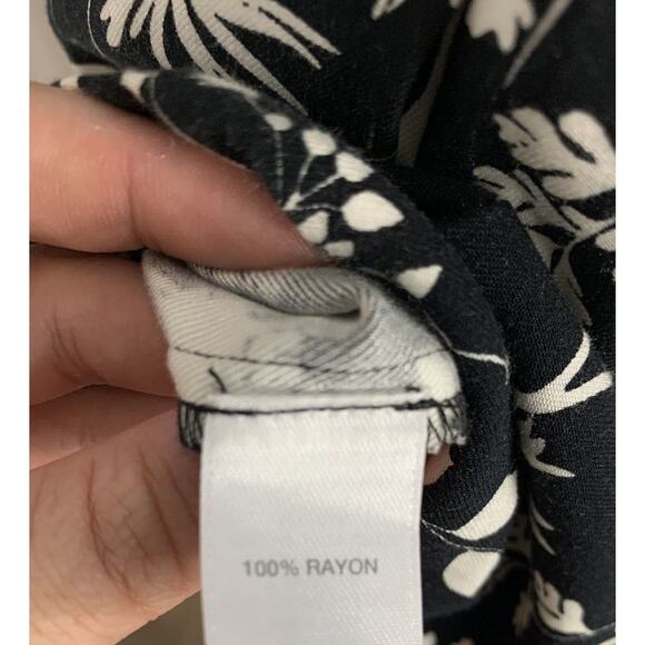 J Jill Women's XSP Black White Tropical Print Short Sleeve Rayon Shift Dress - Picture 6 of 9